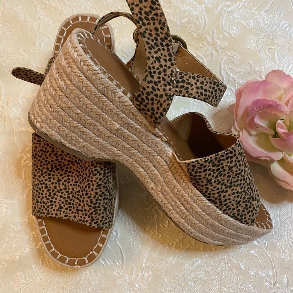 Universal Thread Morgan leopard print  sandals - Picture 4 of 7